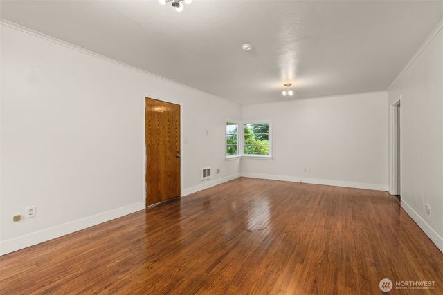 720 Washington Avenue, Raymond, WA 98577