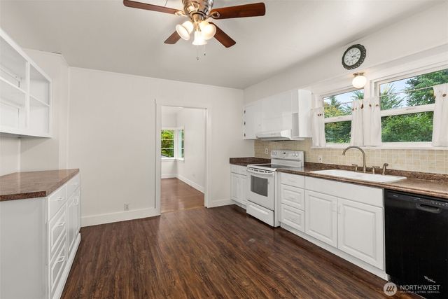 720 Washington Avenue, Raymond, WA 98577