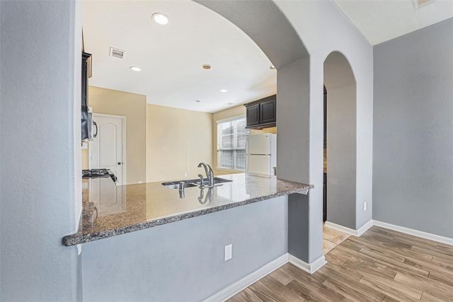 204 Echo Brook Lane, Dickinson, TX 77539