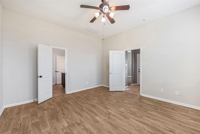 204 Echo Brook Lane, Dickinson, TX 77539