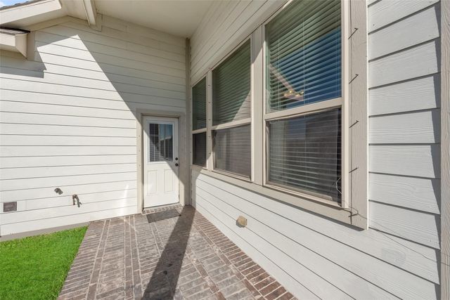 204 Echo Brook Lane, Dickinson, TX 77539