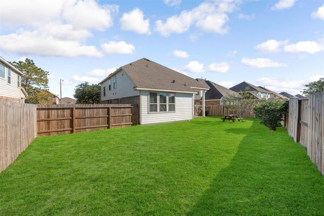 204 Echo Brook Lane, Dickinson, TX 77539