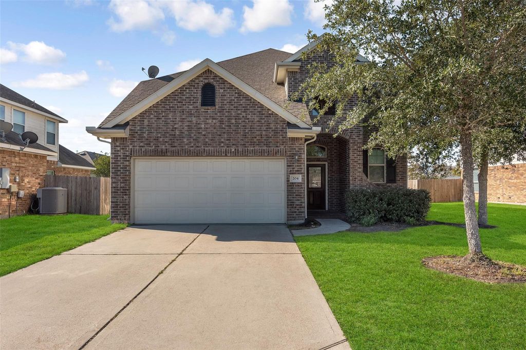 204 Echo Brook Lane, Dickinson, TX 77539
