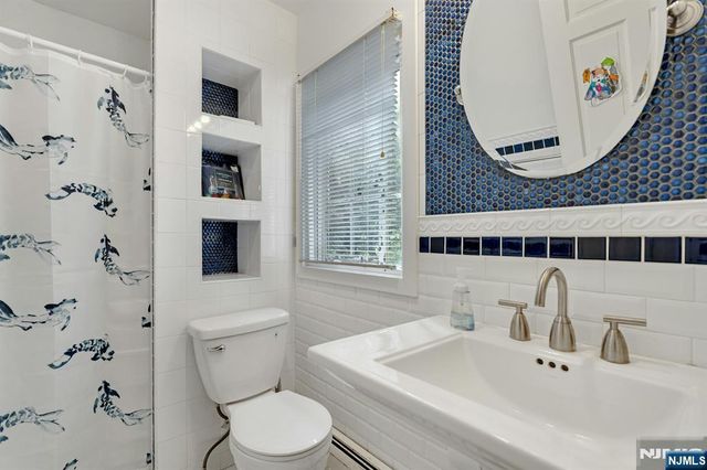 17 Hillside Avenue, Upper Saddle River, NJ 07458