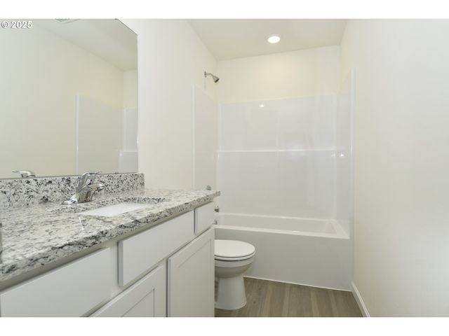 3990 Sw DUNIWAY Ln, Gresham, OR 97080