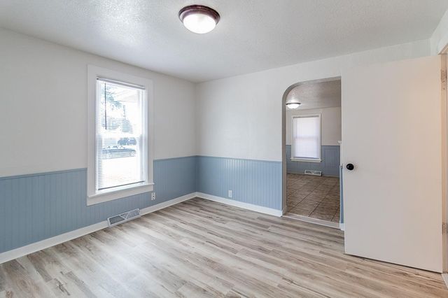 803 SHIOCTON STREET, New London, WI 54961