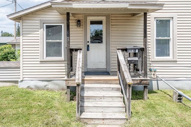 803 SHIOCTON STREET, New London, WI 54961