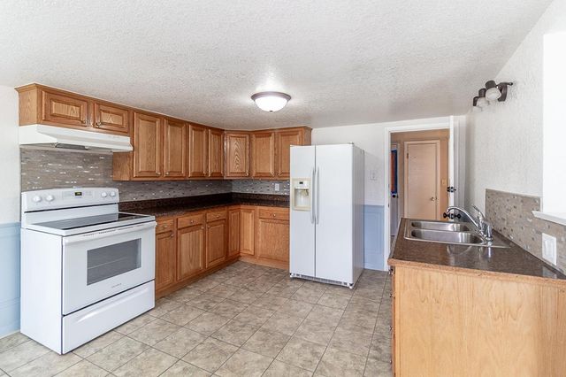 803 SHIOCTON STREET, New London, WI 54961