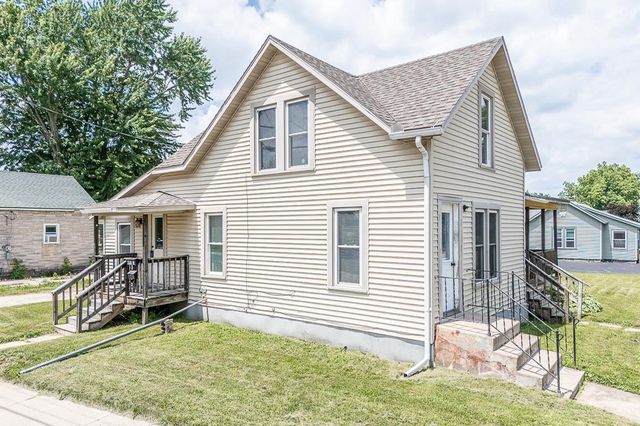 803 SHIOCTON STREET, New London, WI 54961