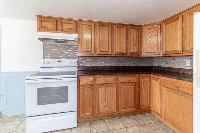 803 SHIOCTON STREET, New London, WI 54961