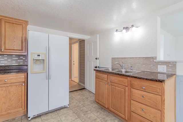 803 SHIOCTON STREET, New London, WI 54961