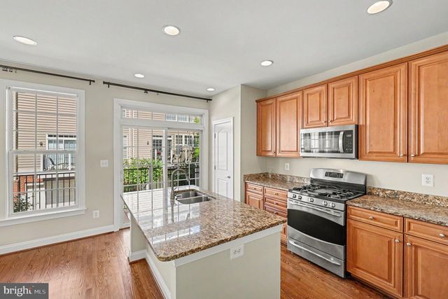 8046 RESERVE WAY, Vienna, VA 22182