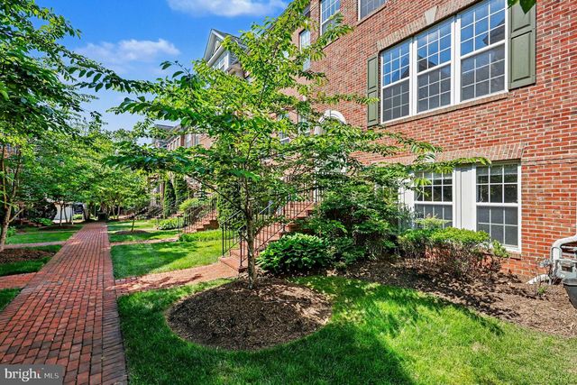 8046 RESERVE WAY, Vienna, VA 22182