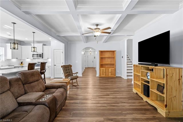 6235 Kershaw Meadows Road, Pfafftown, NC 27040