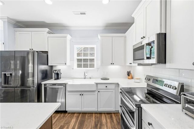 6235 Kershaw Meadows Road, Pfafftown, NC 27040