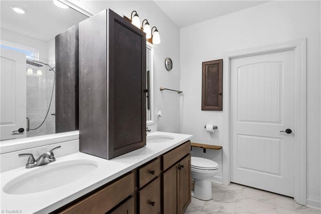 6235 Kershaw Meadows Road, Pfafftown, NC 27040