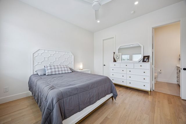 5104 Vandelia Street, Dallas, TX 75235