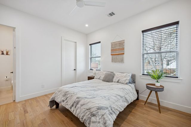 5104 Vandelia Street, Dallas, TX 75235