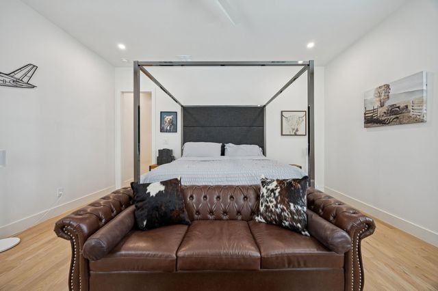 5104 Vandelia Street, Dallas, TX 75235