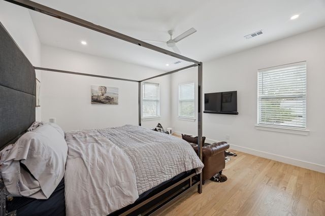 5104 Vandelia Street, Dallas, TX 75235