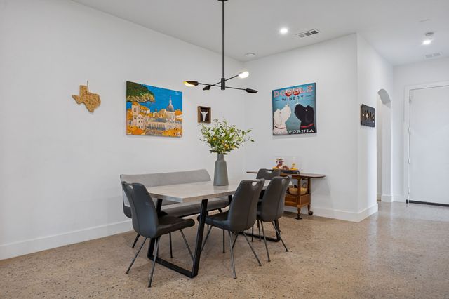 5104 Vandelia Street, Dallas, TX 75235