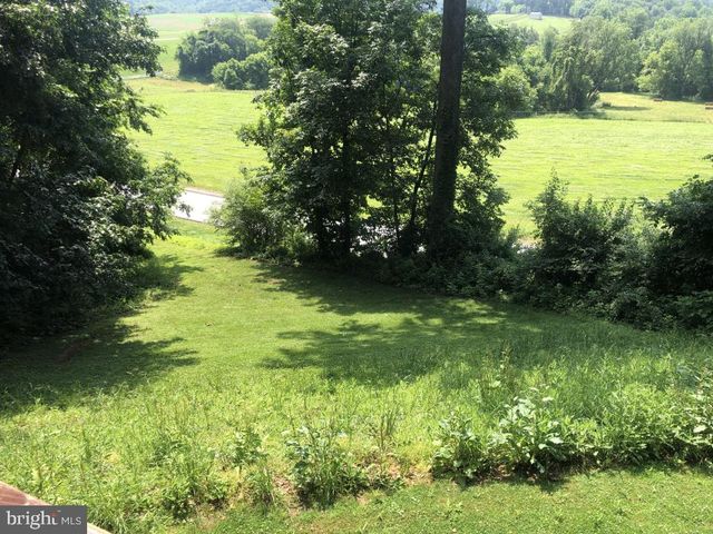 246 BROWN RD, Nottingham, PA 19362