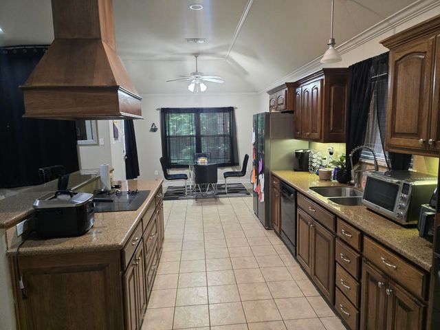 4316 Gregg Tex, Longview, TX 75604