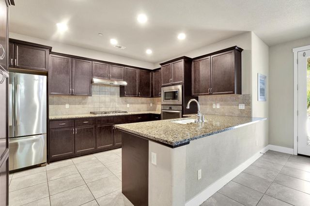3245 Lexington Avenue, Clovis, CA 93619