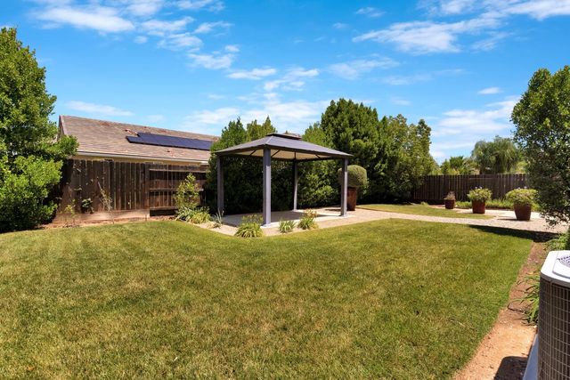 3245 Lexington Avenue, Clovis, CA 93619