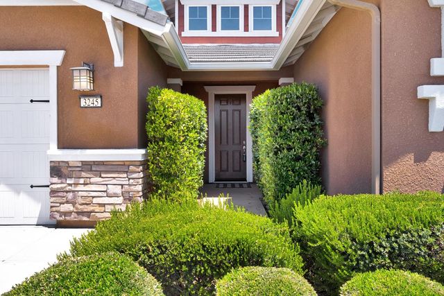 3245 Lexington Avenue, Clovis, CA 93619