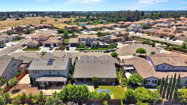 3245 Lexington Avenue, Clovis, CA 93619