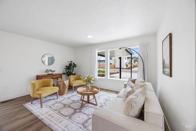 983 N Nichole Ave, Boise, ID 83713