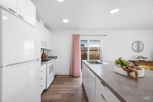 983 N Nichole Ave, Boise, ID 83713