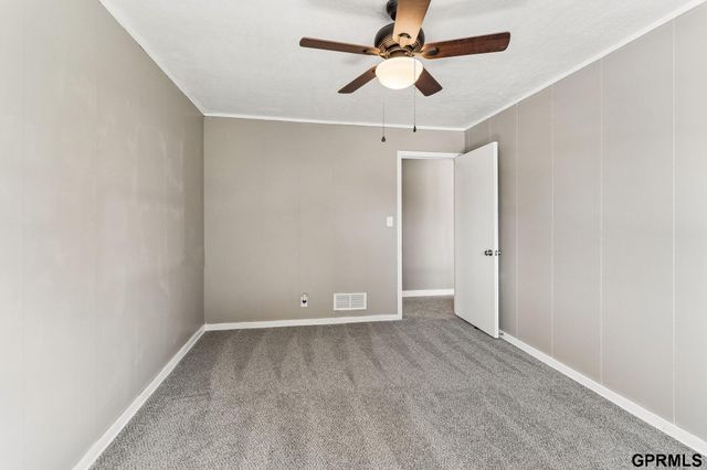 919 N 69 Street, Omaha, NE 68132