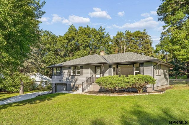 919 N 69 Street, Omaha, NE 68132