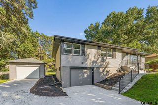 919 N 69 Street, Omaha, NE 68132