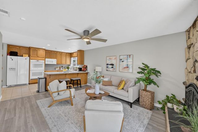 8030 La Riviera Dr, Sacramento, CA 95826