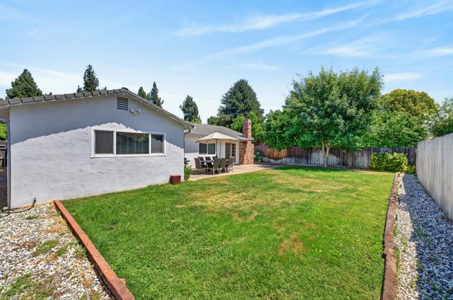 8030 La Riviera Dr, Sacramento, CA 95826