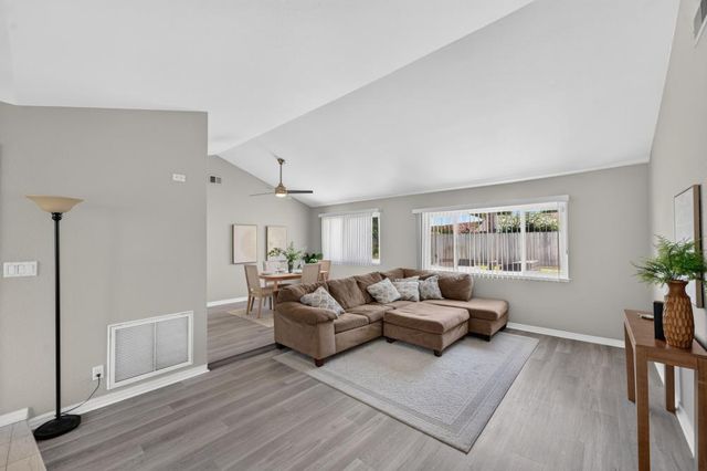 8030 La Riviera Dr, Sacramento, CA 95826