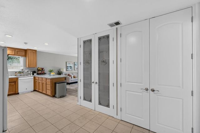 8030 La Riviera Dr, Sacramento, CA 95826