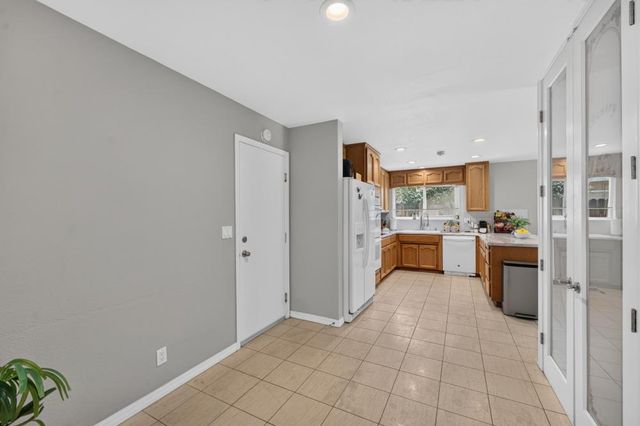 8030 La Riviera Dr, Sacramento, CA 95826