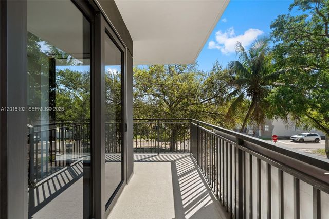 2479 NE 192nd St 305, Miami, FL 33180