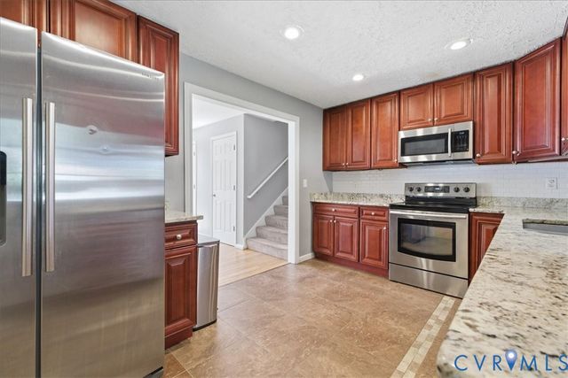20018 Roosevelt Ave, South Chesterfield, VA 23834
