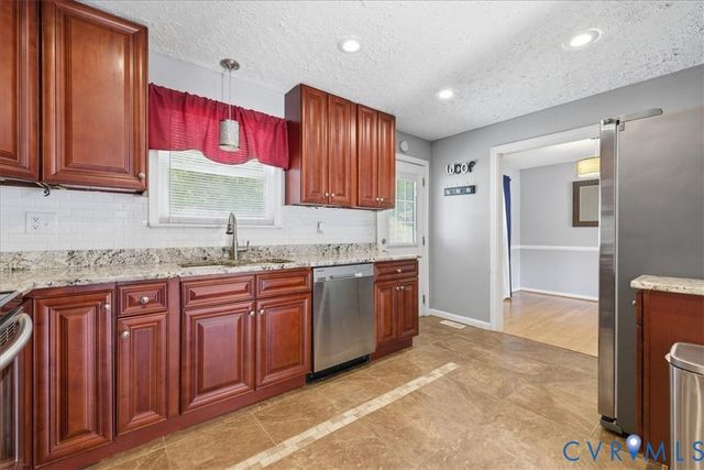 20018 Roosevelt Ave, South Chesterfield, VA 23834