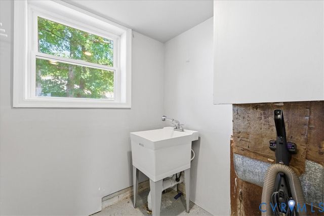 20018 Roosevelt Ave, South Chesterfield, VA 23834