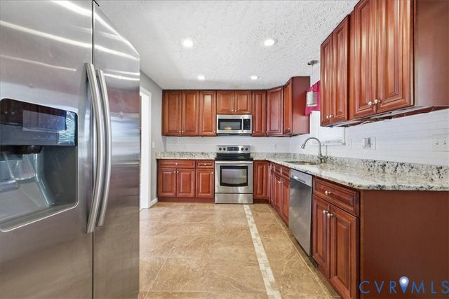 20018 Roosevelt Ave, South Chesterfield, VA 23834