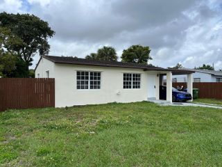 1327 SW 22nd Avenue, Fort Lauderdale, FL 33312