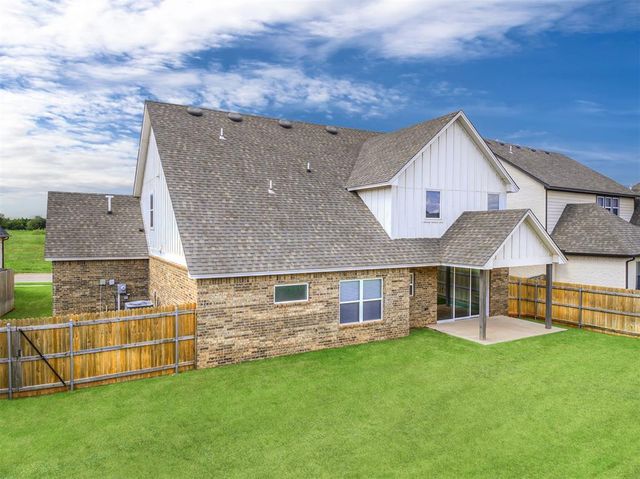 14524 Giverny Lane, Yukon, OK 73099