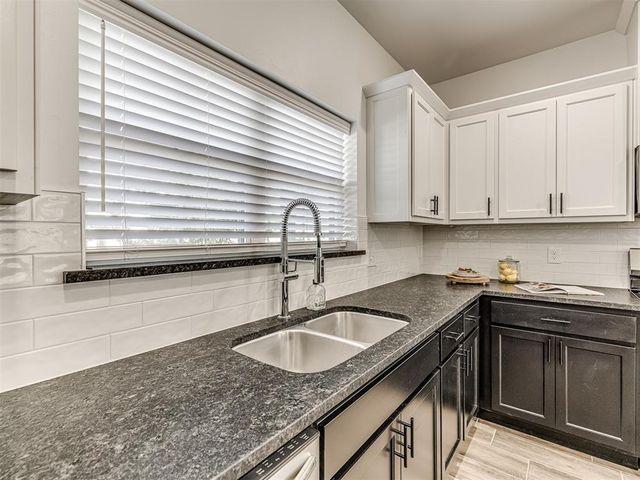 14524 Giverny Lane, Yukon, OK 73099