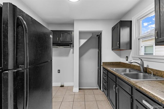 929 White Avenue, Lincoln Park, MI 48146
